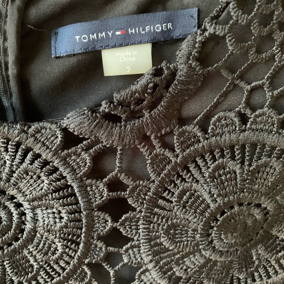 NWT Tommy Hilfiger Holidays Black Embroidered Lace Scalloped Shift Dress size 2 - Picture 6 of 11